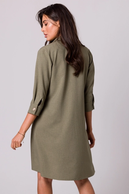 Luźna sukienka z kołnierzykiem guzikami i kieszeniami oliwka