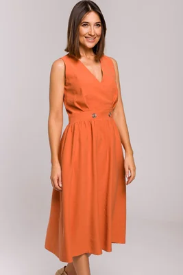 Sukienka rozkloszowana z dekoltem V i zaznaczoną talią lato