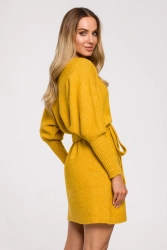 Sweterkowa kopertowa sukienka z wiązaniem żółta