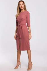 Sukienka dopasowana z rozcięciem i wiązaniem różowa bawełna