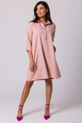 Swobodna sukienka z kołnierzykiem guzikami i kieszeniami róż