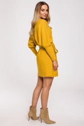 Sweterkowa kopertowa sukienka z wiązaniem żółta