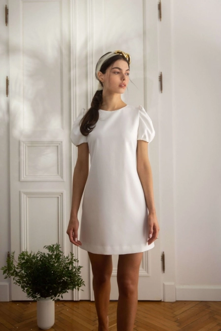 Elegancka sukienka mini krótkie bufiaste rękawy czarna