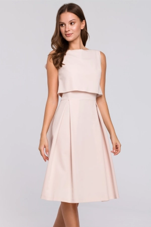 Elegancka rozkloszowana sukienka z dekoltem na plecach beż