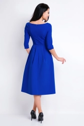 Elegancka sukienka rozkloszowana z kontrafałdami niebieska