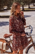 Sukienka w kwiaty szyfonowa z falbankami w stylu BOHO brązowa mini