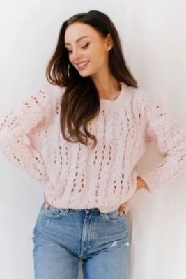 Sweter damski z wełną okrągłym dekoltem i pięknym splotem różowy