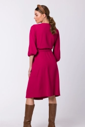 Sukienka elegancka kopertowa z bufiastymi rękawami śliwka