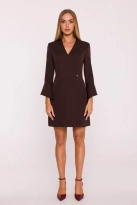 Elegancka sukienka z szerokimi mankietami dekolt V brązowa