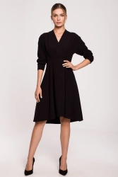 Elegancka sukienka oversize rozkloszowana z dekoltem czarna