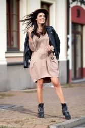 Bawełniana sukienka oversize z długim rękawem beżowa