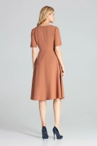 Rozkloszowana sukienka midi z dekoltem V brązowa