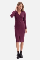 Bawełniana sukienka dzianinowa ołówkowa z dekoltem V fiolet