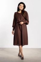 Elegancka sukienka rozkloszowana z długim rękawem brązowa