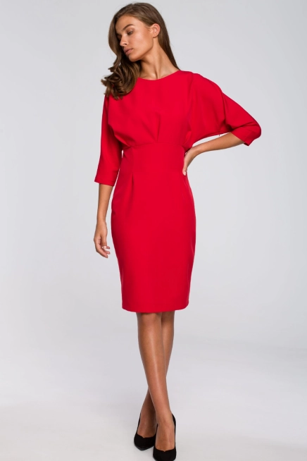 Sukienka ołówkowa z kimonowymi rękawami taliowana czerwona