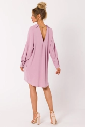 Sukienka koszulowa z dekoltem V na plecach różowa