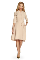 Sukienka trapezowa kopertowa midi z paskiem i kieszeniami beżowa