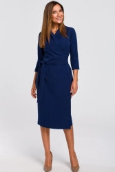 Elegancka sukienka biznesowa kopertowa midi z paskiem granat