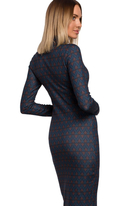 Dzianinowa sukienka midi dopasowana tuba we wzory