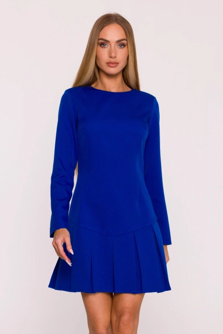 Elegancka krótka sukienka trapezowa z kontrafałdami chabrowa