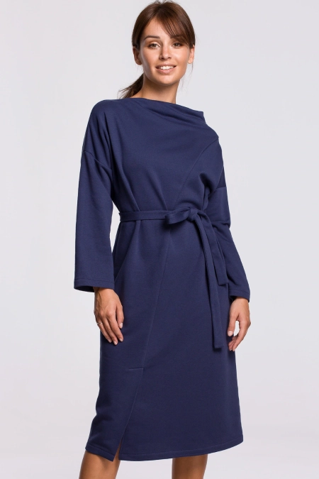 Bawełniana ciepła sukienka dzianinowa z paskiem niebieska