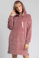 Welurowa sukienka kangurka z kapturem bawełniana pudrowy róż