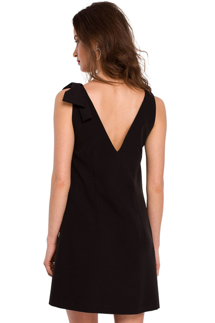 Sukienka trapezowa mini z dekoltem V na szerokich ramiączkach czarna