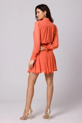 Szyfonowa sukienka koktajlowa z bufiastymi rękawami koralowa