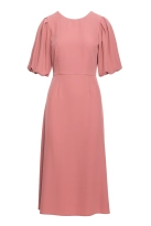 Elegancka sukienka koktajlowa z bufiastymi rękawami różana