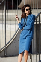 Bluzowa sukienka z kapturem bawełna premium niebieska