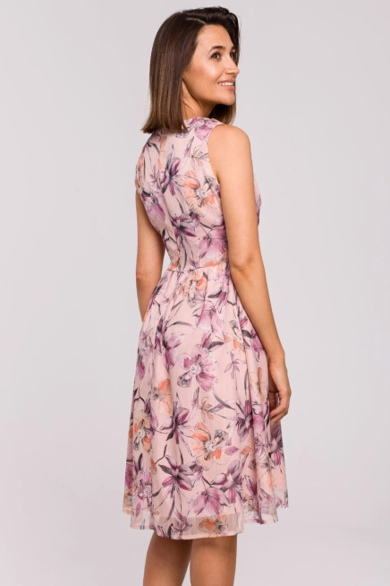Sukienka szyfonowa w kwiaty bez rękawów dekolt V różowa