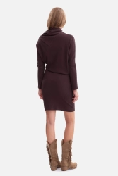 Bawełniana ołówkowa sukienka z dzianiny zbluzowana c.brąz