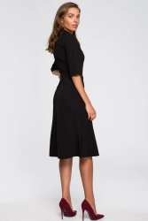 Elegancka sukienka koszulowa z kołnierzykiem paskiem czarna
