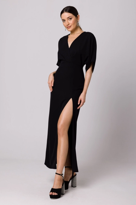 Długa sukienka z dekoltem V i rozcięciem kimonowa czarna