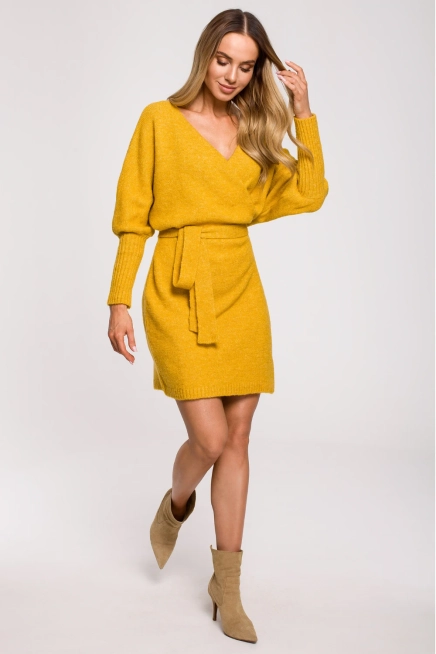 Sweterkowa kopertowa sukienka z wiązaniem żółta