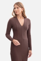 Bawełniana sukienka dzianinowa ołówkowa z dekoltem V brąz