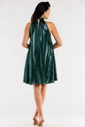 Sukienka trapezowa z dekoltem halter neck błyszcząca zielona