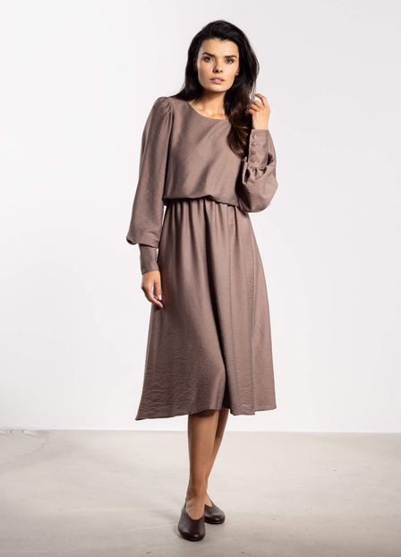 Elegancka sukienka rozkloszowana z długim rękawem taupe