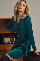 Sukienka satynowa kopertowa mini z wiązaniem i długim rękawem zielona