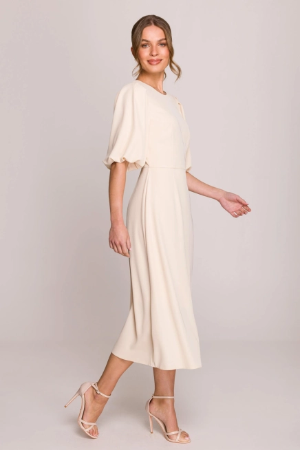 Elegancka sukienka koktajlowa z bufiastymi rękawami kremowa