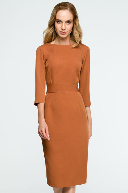 Elegancka sukienka ołówkowa midi z dekoltem V na plecach brązowa