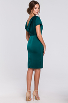 Sukienka wieczorowa błyszcząca z dekoltem na plecach zielona