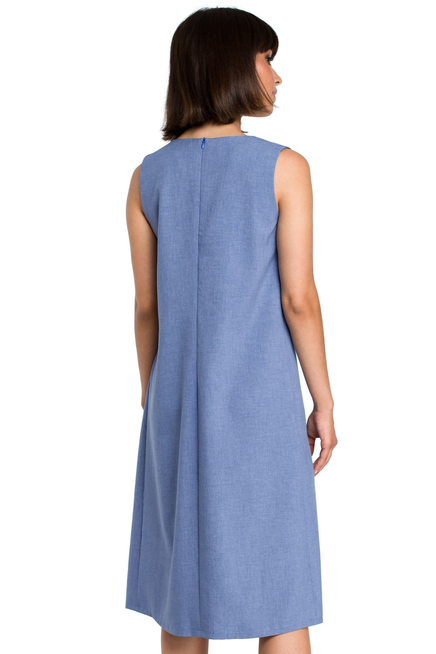 Lniana sukienka trapezowa na lato bez rękawów z marszczeniem niebieska