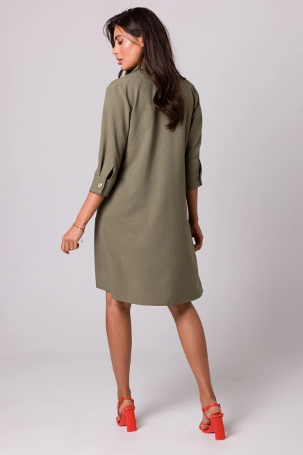 Luźna sukienka z kołnierzykiem guzikami i kieszeniami oliwka