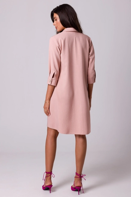 Swobodna sukienka z kołnierzykiem guzikami i kieszeniami róż