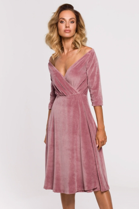Sukienka welurowa rozkloszowana kopertowa dekolt V różowa