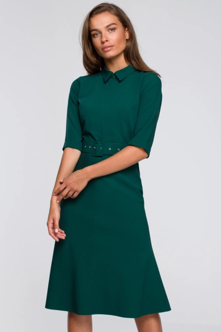Elegancka sukienka koszulowa z kołnierzykiem paskiem zielona