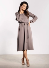 Elegancka sukienka rozkloszowana z długim rękawem taupe