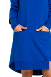 Trapezowa sukienka dresowa z golfem i długim rękawem niebieskim