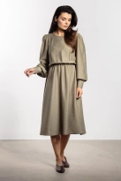 Elegancka sukienka rozkloszowana z długim rękawem zielona